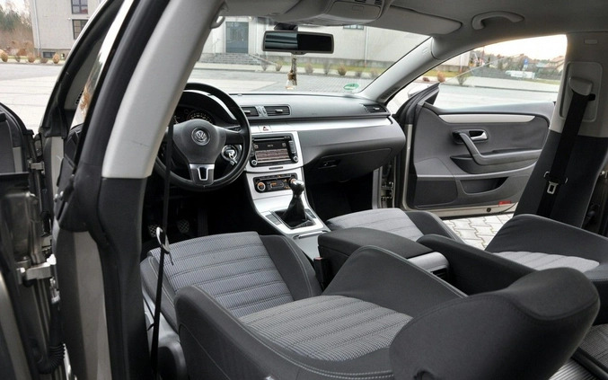 Volkswagen Passat CC cena 31900 przebieg: 247214, rok produkcji 2010 z Gołańcz małe 781